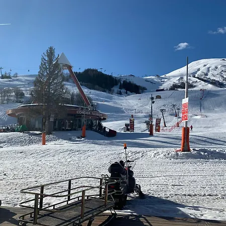 Residences Les Pistes Апартаменты *